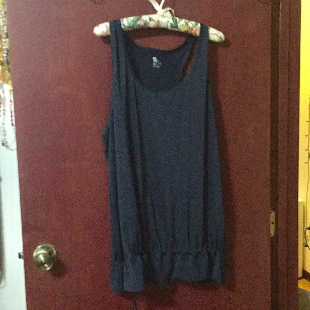 GAP FIT Navy XL Yoga Top. EUC. Peplum waist.